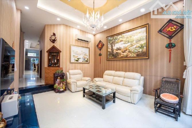 Định Cư Pháp Bán Gấp Nhà Mặt Tiền Thoại Ngọc Hầu, Víp Tân Phú, 155m2, Nhỉnh 19 Tỷ TL.