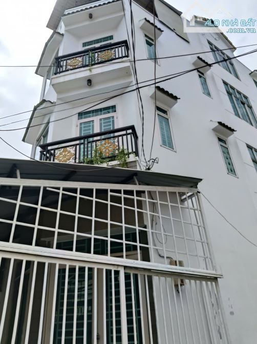 Bán nhà HXH 4 tầng lầu ở ngay giá tốt Huỳnh Tấn Phát Quận 7 TP HCM chỉ nhích 6 tỷ, DT 72m2