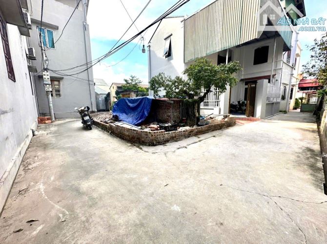 Bán  52.3m2_ lô góc _đất  như  lân _ nghĩa  trụ _ văn giang _ hưng yên_ đường ôtô