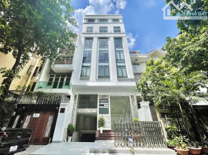 Tòa nhà MT ngay Trần Hưng Đạo, Quận 5, 8x21m, Hầm + 7 Tầng - HĐT: 220 triệu, giá 67 tỷ