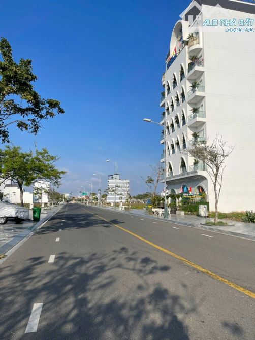 Bán toà nhà 7 tầng 140m2 đất khu Ocean Dunes, phường Phú Thuỷ, Phan Thiết