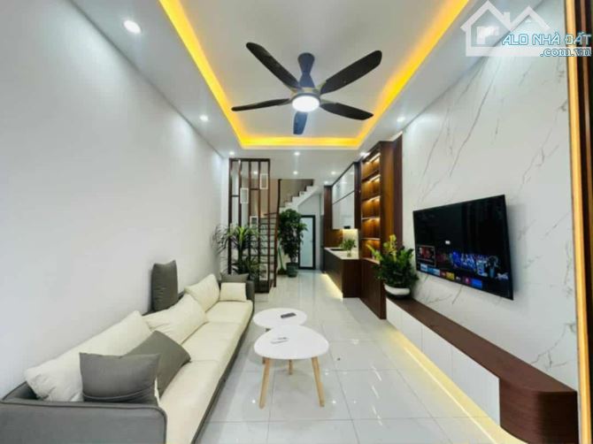 Nhà Mới Tây Mỗ-Nam Từ Liêm-Ô Tô Đỗ Cửa-5M Ra Ô Tô Tránh: 5 Tầng. Nhỉnh 5 Tỷ