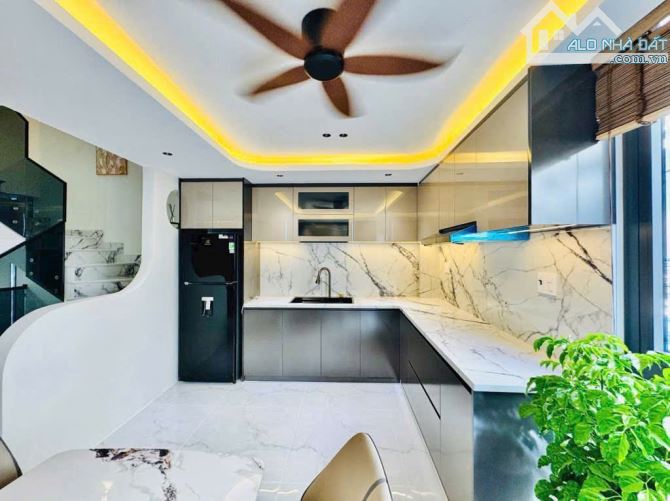 Siêu phẩm sát mặt tiền 1 căn, ngang 5 , phạm văn chiêu, gò vấp 3 tầng tặng full nội thất