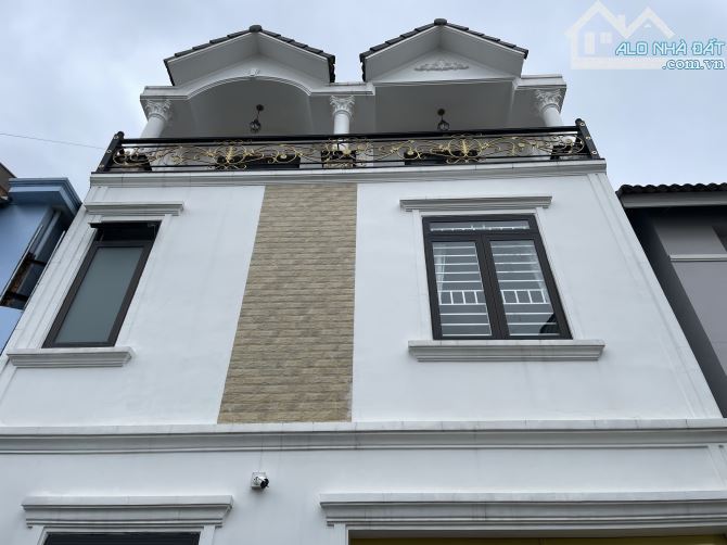 Hiếm! Nhà 1 trệt 2 lầu, ngang 6,8m vuông vắn – Phan Chu Trinh, Đà Lạt