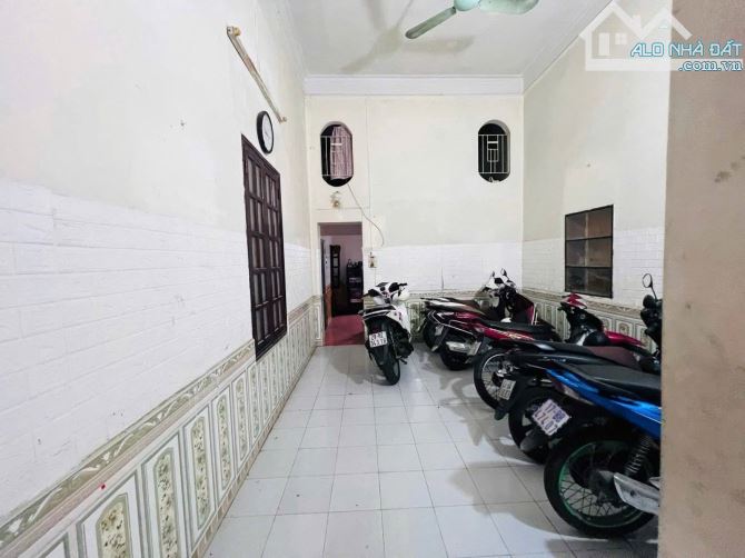 BÁN NHÀ P VƯƠNG THỪA VŨ DT 55M,3 TẦNG. 4,4MT 16 TỶ.