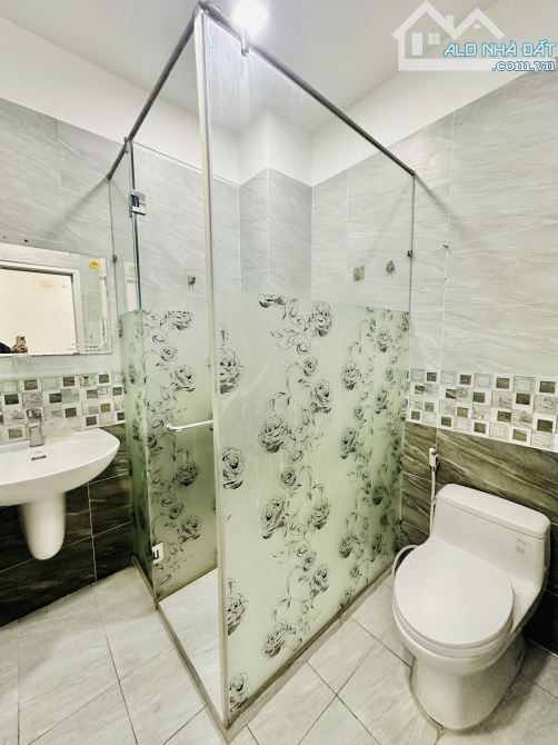 ✨ NHÀ MỚI – HẺM 10M – QUẬN 10 ✨  📍 Ba Tháng Hai, P.12, Quận 10 – DT CN 31m² -thực tế 42m²