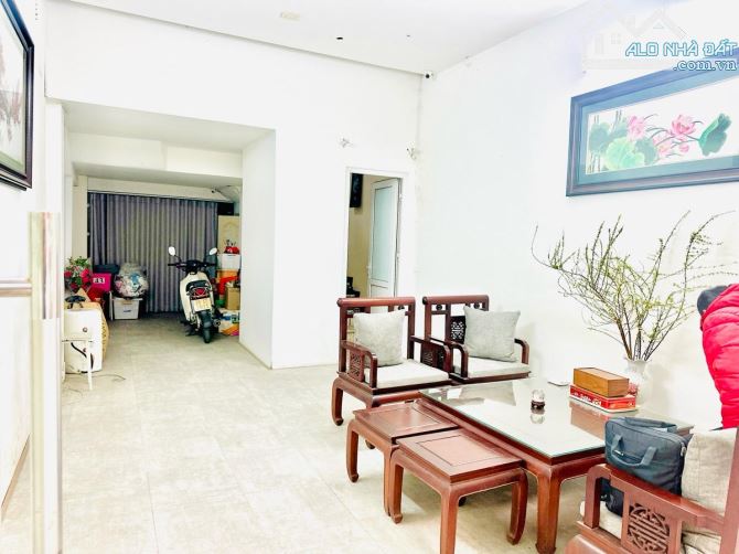 TRUNG KÍNH CẦU GIẤY 76m 5 TẦNG MT 4m 32.5 TỶ PHÂN LÔ HAI MẶT NGÕ KINH DOANH