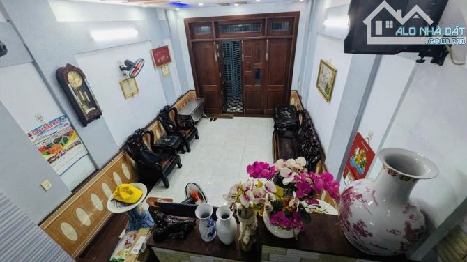 BÁN NHÀ NGUYỄN VĂN QUÁ Q12 - 4 TẦNG 115M2 ( 5M X 23M) - ĐƯỜNG 5M - 8.47 TỶ.