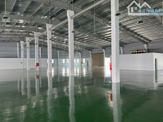 Cho thuê 2000 m2   kho xưởng  giá rẻ kcn Đồng Văn