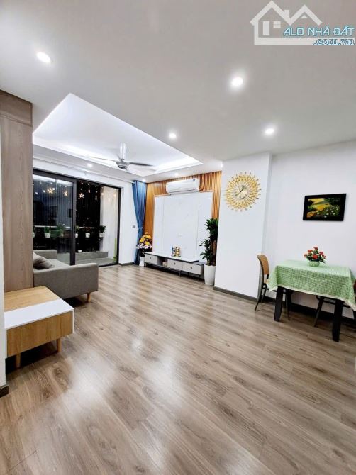 BÁN GẤP CHUNG CƯ VIP1 N2D – LÊ VĂN LƯƠNG, THANH XUÂN. 73M2 – 2PN. 5,28 TỶ