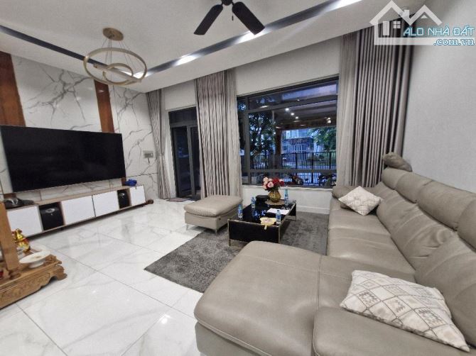 BIỆT THỰ KHU PHỐ ĐÔNG – DT 120M² -  FULL NỘI THẤT CAO CẤP – Ở NGAY - CÁT LÁI Q2