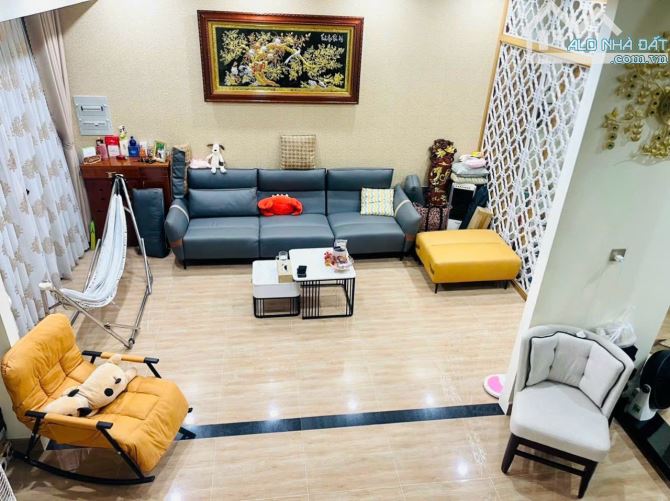 BÁN NHÀ TRUNG TÂM 1 TRỆT 2 LẦU HẺM Ô TÔ THÔNG ĐƯỜNG XÔ VIẾT NGANG 7 MÉT 75m2 GIÁ 7t3
