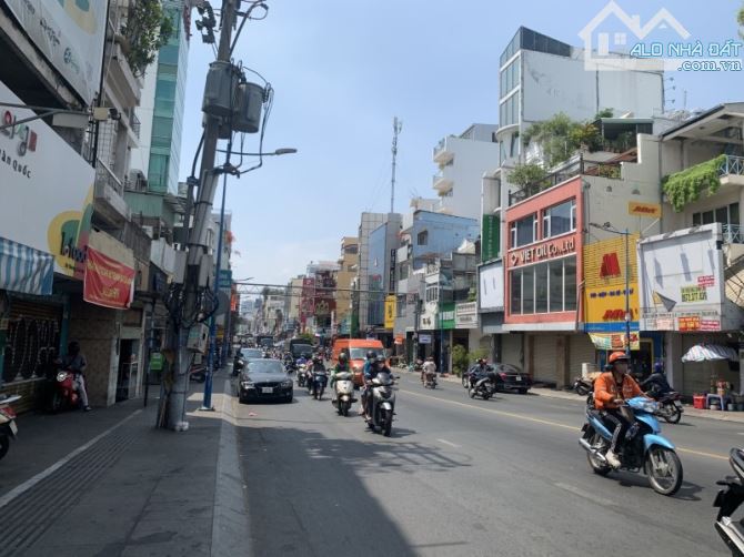 Bán đất mặt tiền Hai Bà Trung-ngang 4.5m-nở hậu-gần chợ Tân Định-kinh doanh đỉnh
