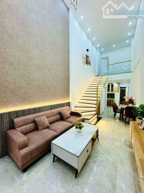 🎉🎉Siêu Phẩm căn nhà 1,5 Tầng  Đường 10m5 Trần Cao Vân  + Diện tích 70m2