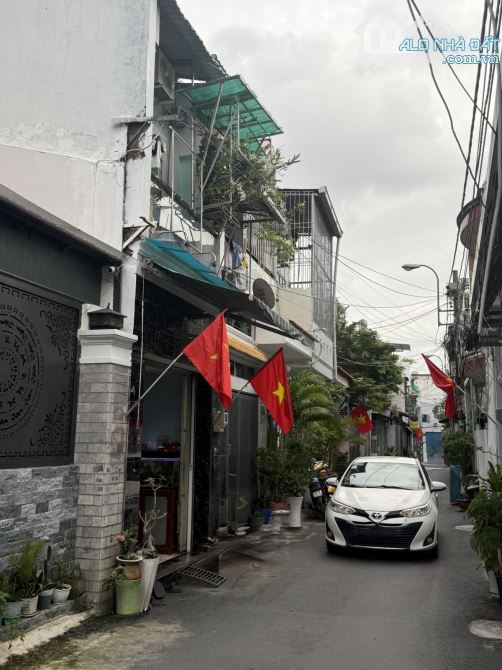Nhà ngang 6m, sát MT Nguyễn Tư Giản, 71m2, 5 tầng xe hơi vào nhà, 9.5 tỷ