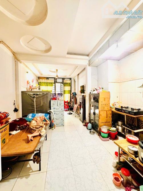 Bán đất tặng nhà 2 tầng 52m2 - Ngang đẹp 4,7m - Hẻm xe hơi P.3