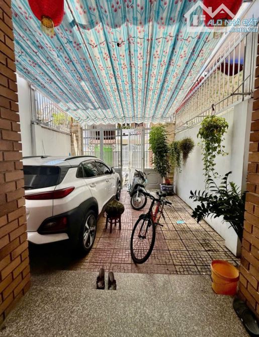 👉 NHÀ 3 TẦNG - NỘI THẤT GỖ SANG XỊN MỊN - VỊ TRÍ VIP - ĐƯỜNG NÚI THÀNH - SÁT DUY TÂN