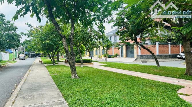 Q8, BIỆT THỰ GỖ ĐẲNG CẤP, KHẲNG ĐỊNH VỊ THẾ CHỦ NHÂN, 660M²,4T, TẶNG NỘI THẤT GIÁ TRỊ GẦN