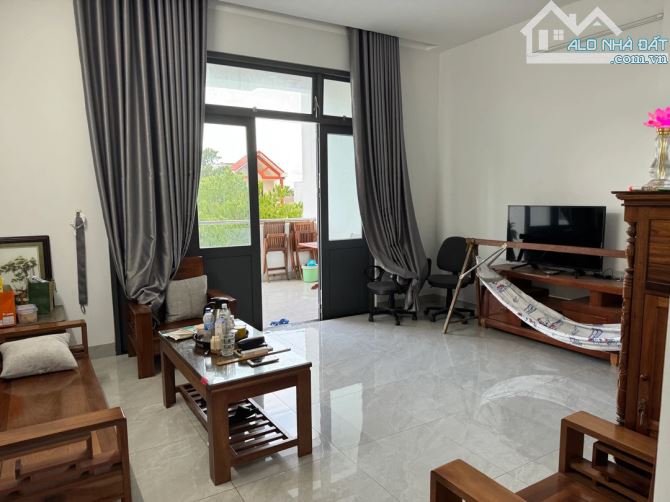 CẦN TIỀN GẢ NHANH HOÀNG TỬ 3 TẦNG THANG MÁY SỊN SÒ- MẶT TIỀN VIP VĂN TIẾN DŨNG_NHỈNH 11 TỶ