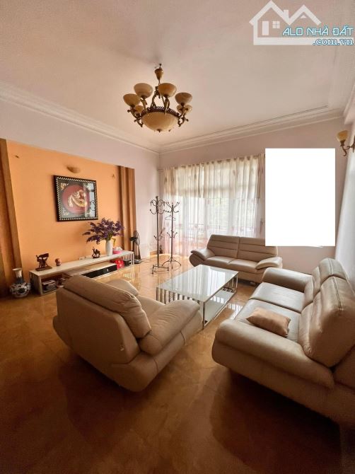 Bán nhà mặt ngõ 53 Nguyễn Khoái, 109m2 x 4T đẹp, MT 5.5m, giá 27 tỷ có TL