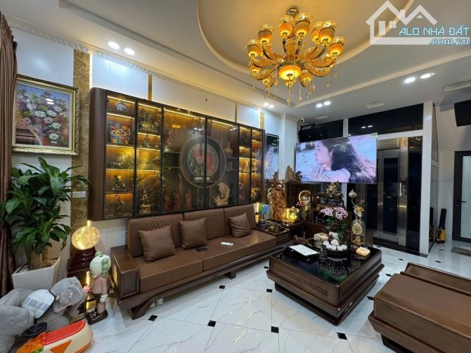 Tân Mai 46m x 5 tầng ngõ đẹp view thoáng chỉ hơn 8 tỷ