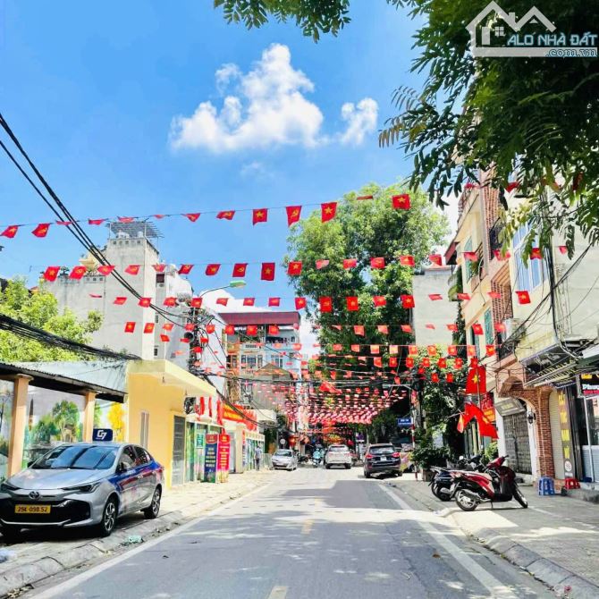 BÁN GẤP NHÀ HỒNG HÀ TT BA ĐÌNH GIÁP RANH TÂY HỒ, HÒAN KIẾM DÂN XÂY 5,7 TỶ