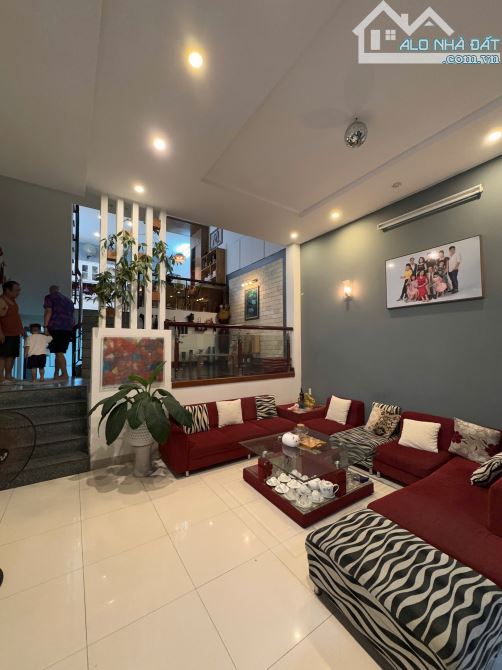 CHỐT NHANH! NHÀ LÔ GÓC - HUỲNH MẪN ĐẠT – TRUNG TÂM HẢI CHÂU – GIÁ ĐẸP CHO CHỦ MỚI