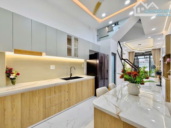 NHÀ MỚI TRANG BỊ NỘI THẤT CAO CẤP THEO PHONG CÁCH HIỆN ĐẠI. NHÀ NỞ HẬU,NGUYỄN TƯ GIẢN.P12. - 10