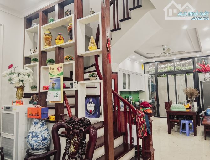 BÁN NHÀ PHÂN LÔ NGUYỄN KHÁNH TOÀN, 60M2, 2 MẶT THOÁNG, CÁCH PHỐ 15M, NGÕ RỘNG, GIÁ 14 TỶ - 10
