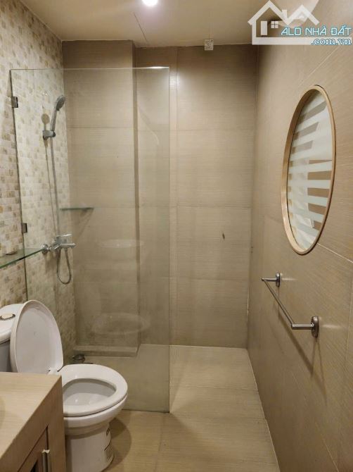 Nhà 4 tầng trung tâm thành phố, hẻm đường nguyễn thiện thuật, giá chỉ 5,5 tỉ - 11