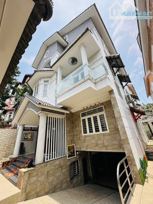 🏡 BIỆT THỰ HIM LAM TRUNG SƠN – SÁT QUẬN 7 🏡 250m² (12.5 x 20m) – 1 hầm, 3 tầng, 10PN - 11