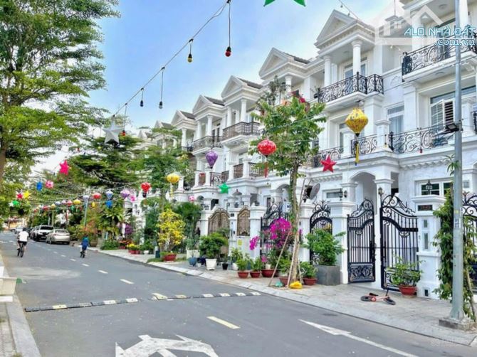 Chủ bán BTsong lập đẹp cityland gardenhill- Emart P5, DT 9X20M Hầm 4 lầu giá chỉ 37tỷ - 2