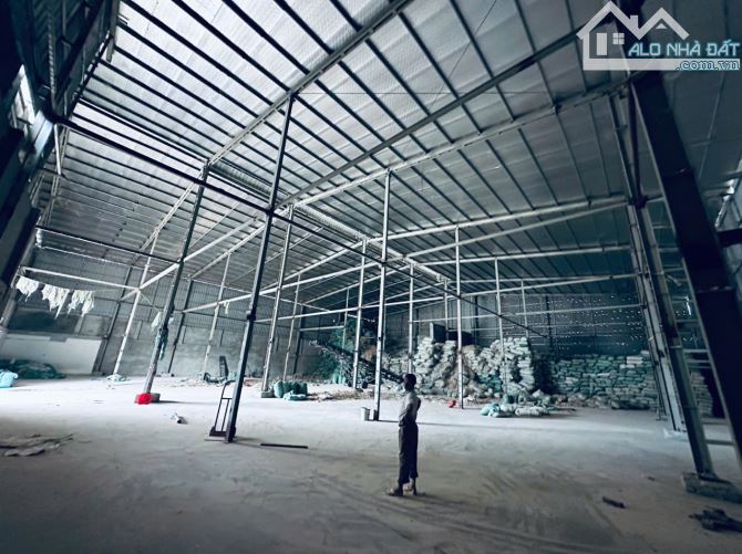 Nhà xưởng 1300m2 độc lập tại Phú Nghĩa,cạnh mặt đường QL6.Đầy đủ cơ sở hạ tầng.Giá 45k/m2 - 1