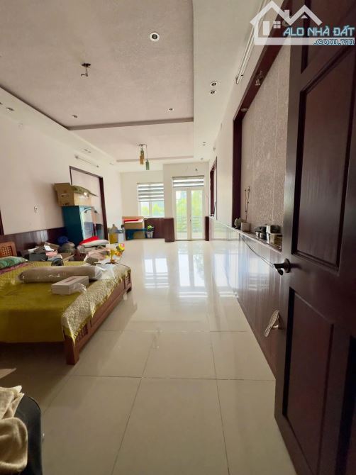 Bán Nhà Mặt Tiền Hà Huy Giáp Vị Trí Kim Cương Kinh Doanh Đa Ngành - Giá  Chỉ 9.8 Tỷ - 1