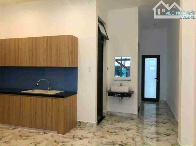 BÁN NHÀ 3 TẦNG MẶT TIỀN ĐƯỜNG NGUYỄN CAO – CÁCH BIỂN NGUYỄN TẤT THÀNH 50M - GIÁ 6,X TỶ - 2