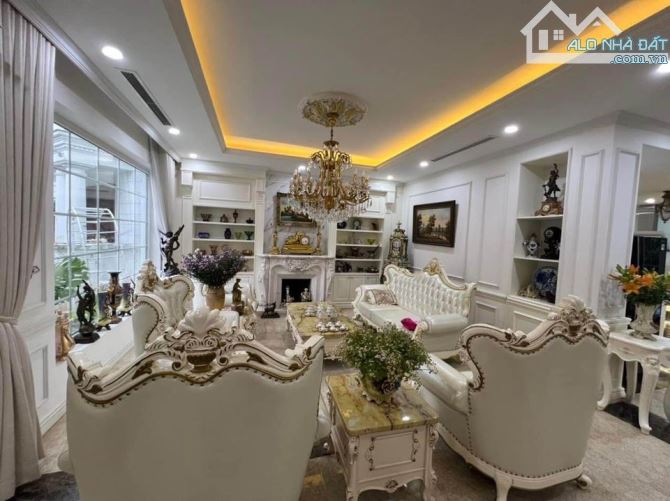 Bán Biệt Thự Công Viên Cầu Giấy  - Đường lớn 5 Ô tô tránh - 326,3m2 * 4T + 1 hầm - 95 tỷ - 1