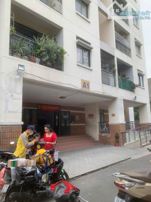 Bán chung cư 312 Lạc Long Quân, P.5, Q.11: 67m2 + 2PN +2WC, giá 2,95 tỷ. - 1