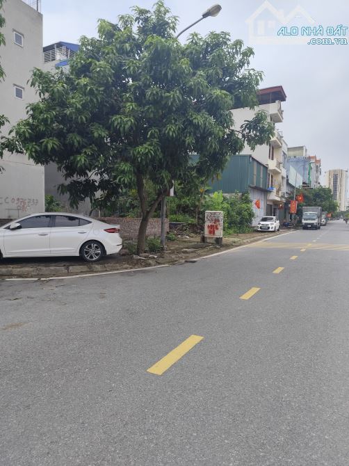 Bán đất phân lô tái định cư việt hưng 95m² ,mt 18m lô góc vỉa hè ôtô tránh giá 19,8 tỷ TL. - 1