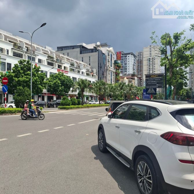 HOÀNG QUỐC VIỆT ĐẤT VÀNG 82m RỘNG 5.3m CHI 4 Ty1 - 2