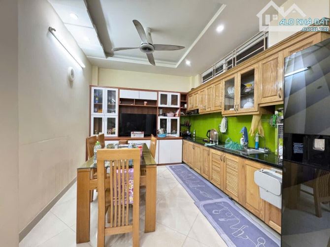 Hạ 500triệu Lô góc 15m ra mặt phố Pháo Đài Láng ngõ to 5 tầng 42m2 mới đẹp đầy đủ nội thất - 1