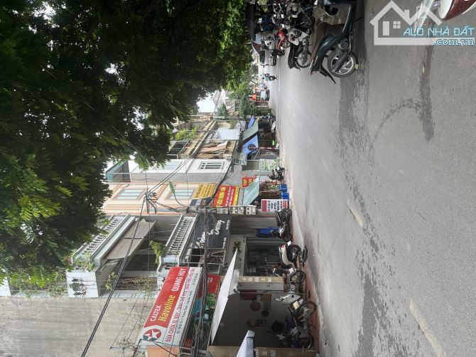 5,9 tỷ - 38m2 - 5 tầng - 3 ngủ mới kính koong - ngô gia tự - thượng thanh - việt hưng - 1