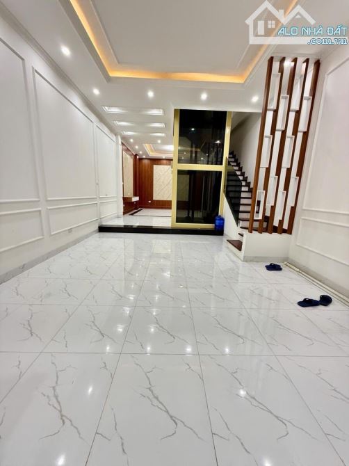 Bán nhà phố Lê Trọng Tấn, Thanh Xuân 57m, 5 tầng, mt 4.9m. Giá: 20 tỷ - 1