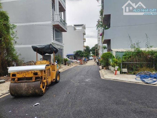 * cần bán Đất đường hoàng quốc việt . Kế lacasa ,quận 7. * Dt: 5x12.5m ,giá:7xxty - 1