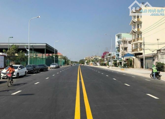 CỰC HÓT! LÔ ĐẤT 100M2,GIÁ 13TR/M2.  NGAY CỔNG SÂN BAY LONG THÀNH , SỔ SẴN. - 1