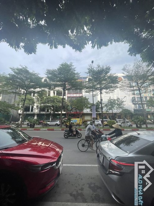 Cho thuê toà nhà mặt phố Trần Thái Tông, trung tâm Cầu Giấy. 100m, 8T TM - 1