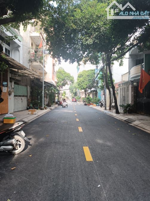 Bán nhà MT Nguyễn Trường Tộ Tân Phú 9x16m cấp 4 giá 21.5 tỷ TL (gần Nguyễn Văn Tố) - 1