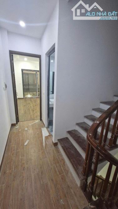 HÓT BÁN NHÀ PHỐ LAI XÁ 35M2 X 5 TẦNG Ô TÔ ĐỖ CỦA SỔ ĐỎ CHÍNH CHỦ GIÁ 5 2 TỶ - 1