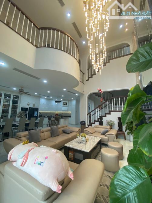 Bán biệt thự 4 tầng mặt tiền Hà Bồng, Hòa Xuân, Cẩm Lệ. DT 200m2 ngang 10m. Giá 27.5 tỷ - 1