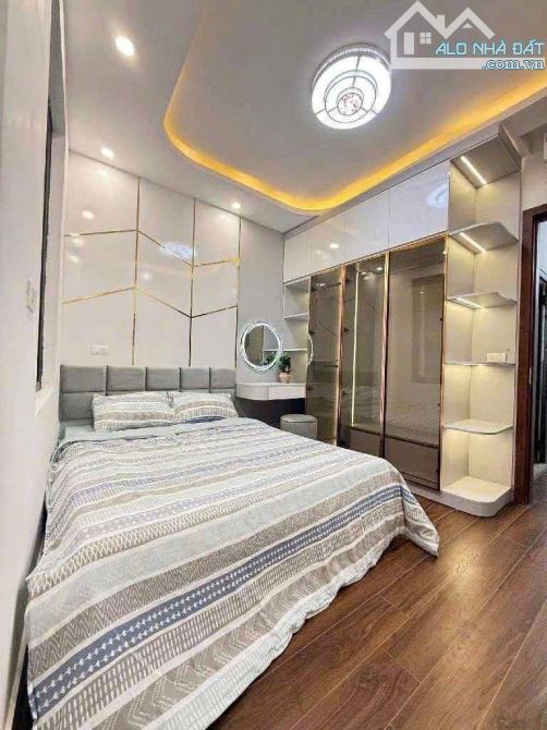 Bán nhà Cổ Nhuế, DT 36m, MT 4m, nội thất cơ bản, lô góc thoáng sáng, 1 nhà ra ô tô - 1