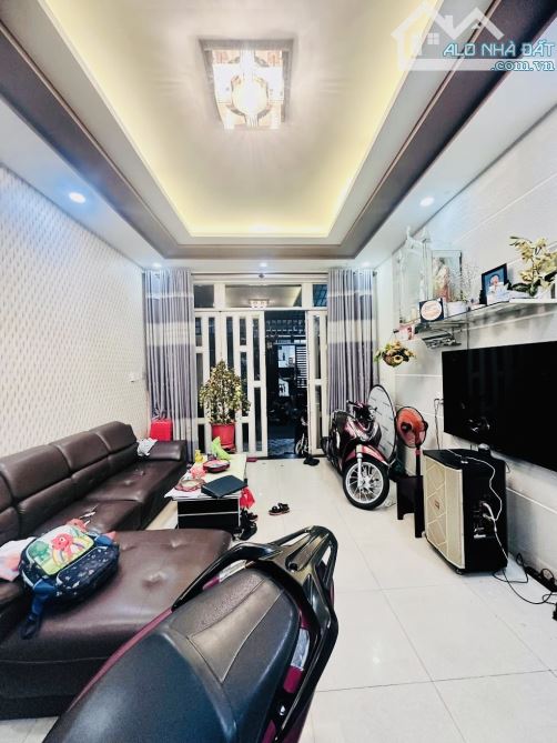 Bán nhà gần PHAN HUY ÍCH, CN 94m2, Hẻm 1 Trục, 3 Tầng, Sân xe, Sân Thượng, 7 Tỷ x - 1